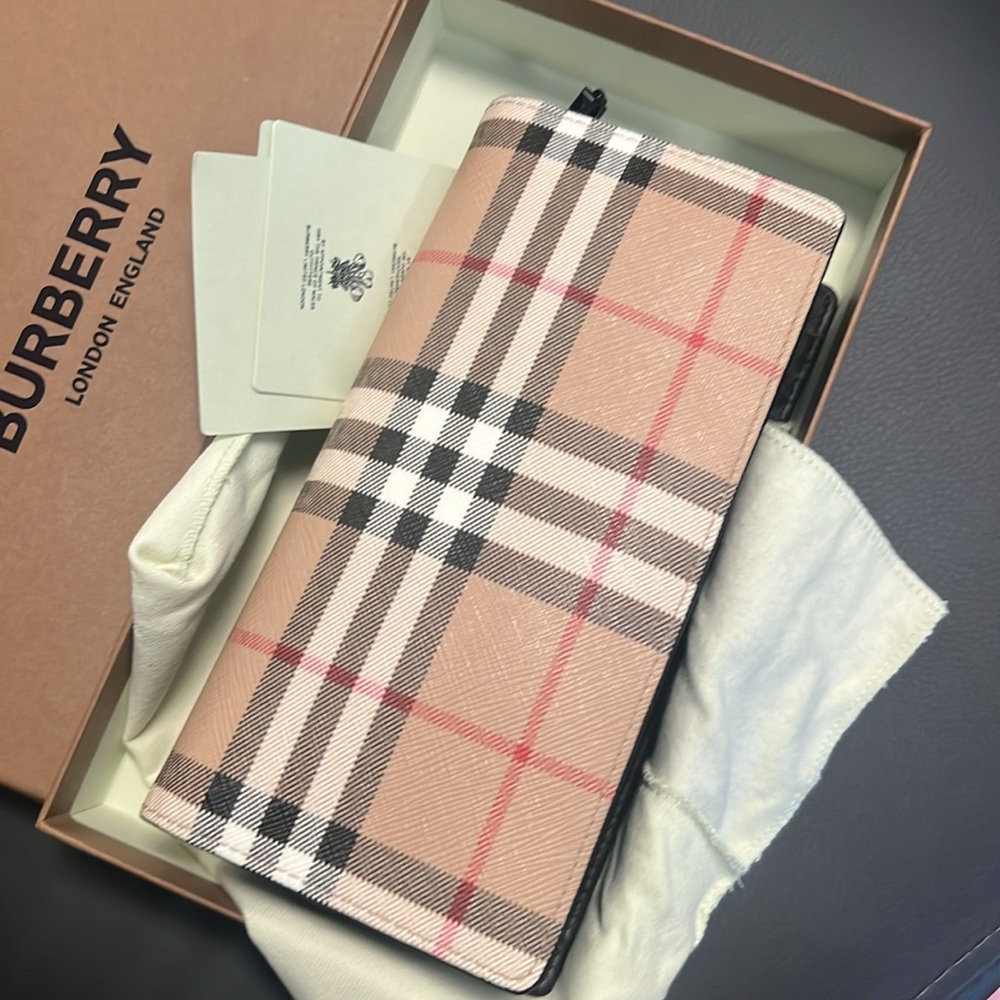 Burberry wallet